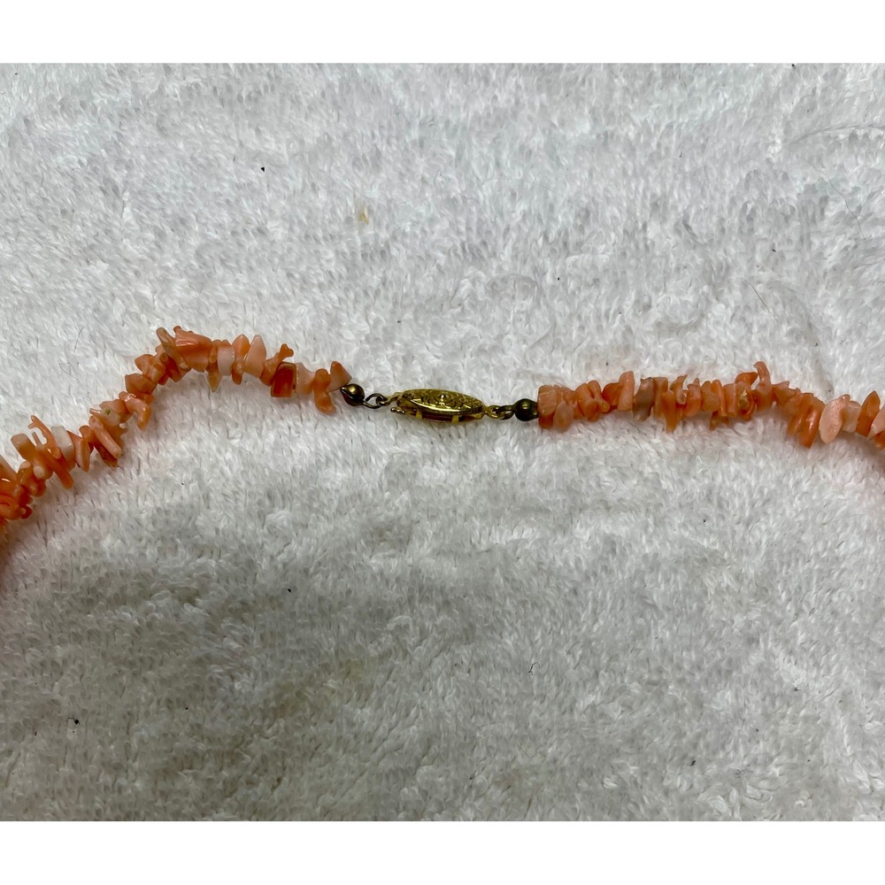Vintage Natural Salmon Pink Branch Coral Fringe Necklace Gold Tone Clasp Boho - Picture 3 of 7